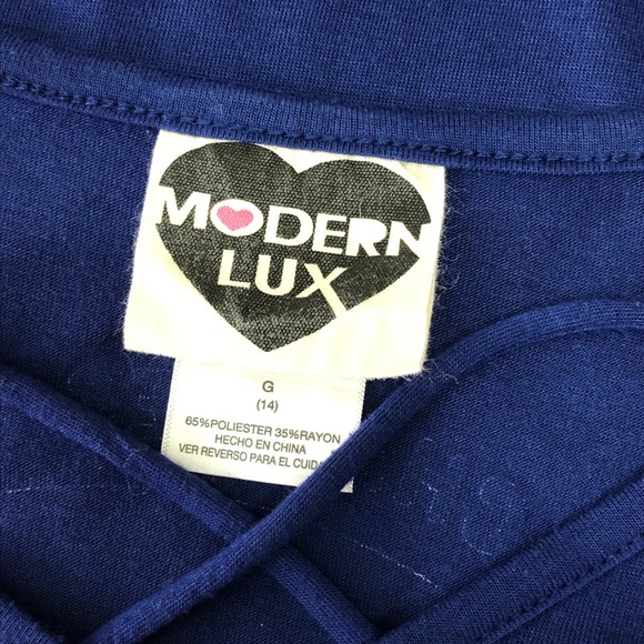 Modern Lux “Be Kind” Kindness Heart Tee - Picture 5 of 7